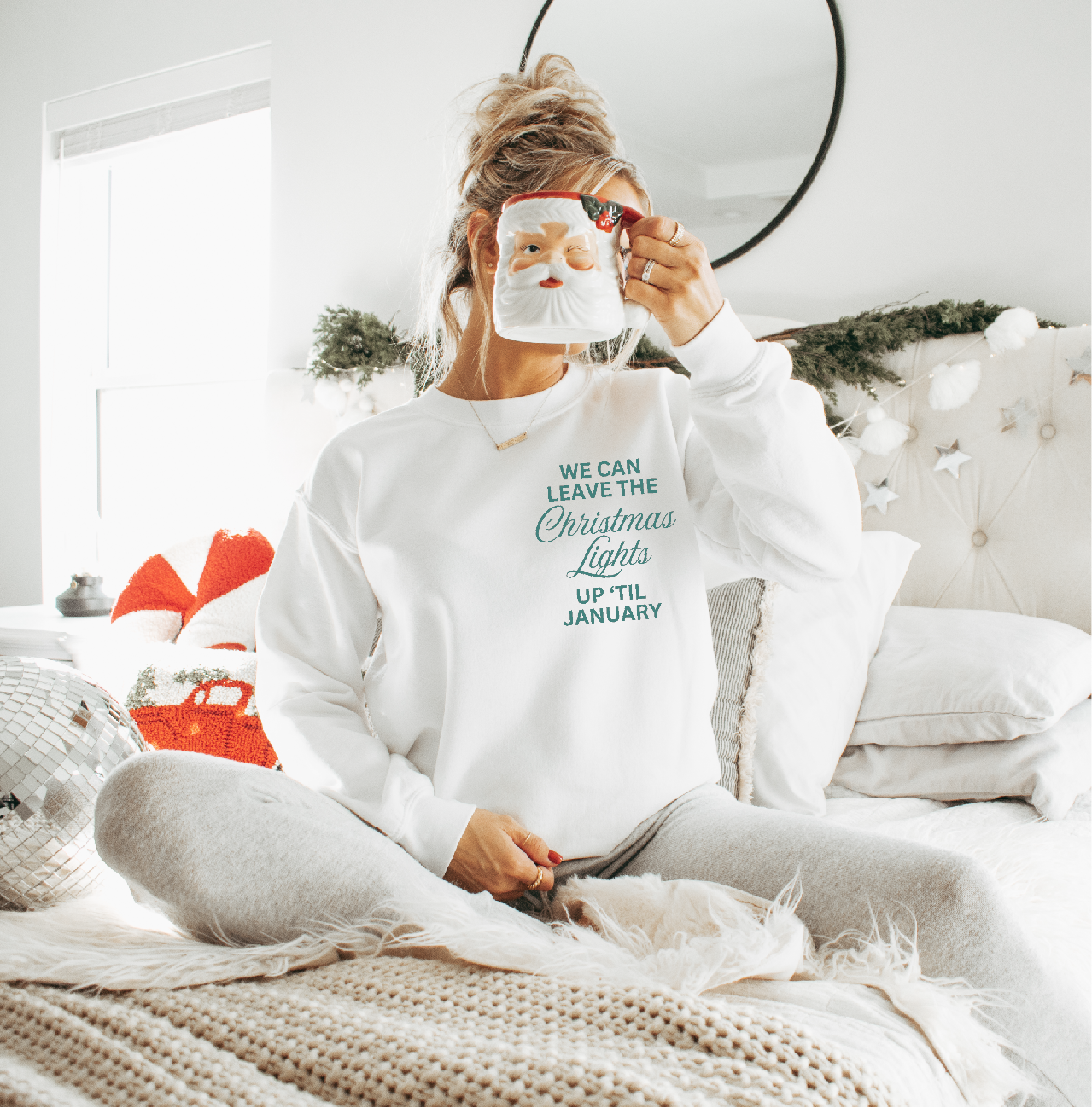 CHRISTMAS LIGHTS COMFORT COLORS SWEATSHIRT | Swifts Sweatshirt